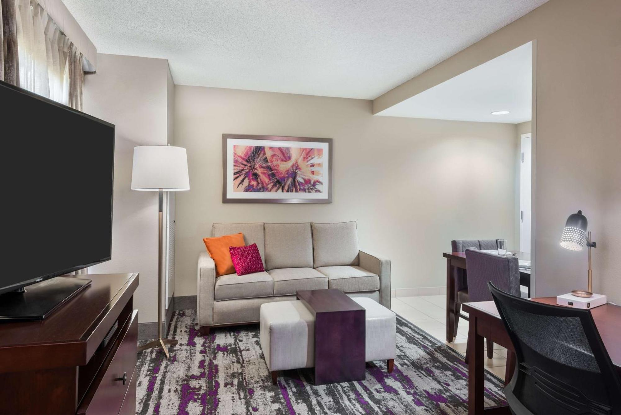 Hotel Homewood By Hilton Orlando-ucf Area 3*