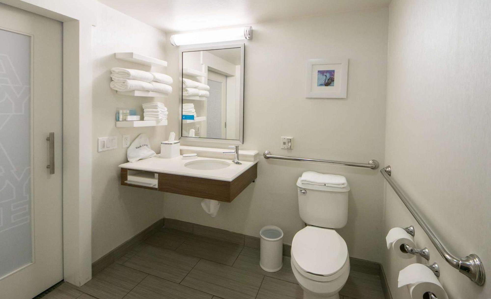 Hotel Hampton 3*