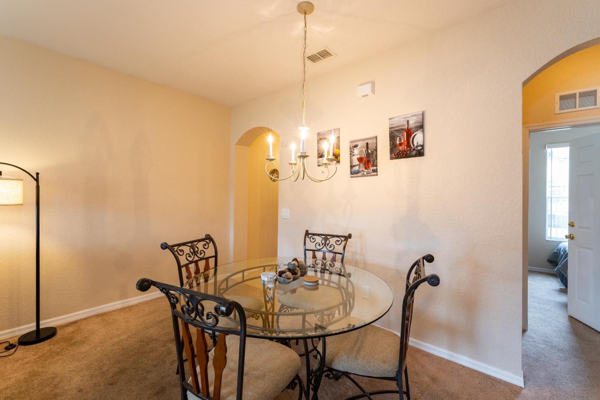 Holiday home Budget Friendly Regal Palms With Extensive Amenities