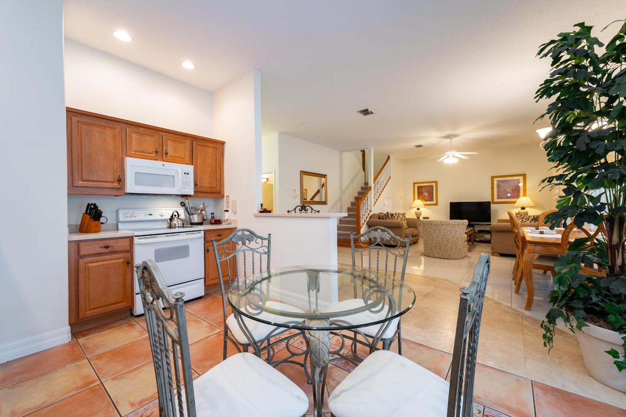 Budget Friendly Pool In Quiet Gated Community Holiday home Davenport