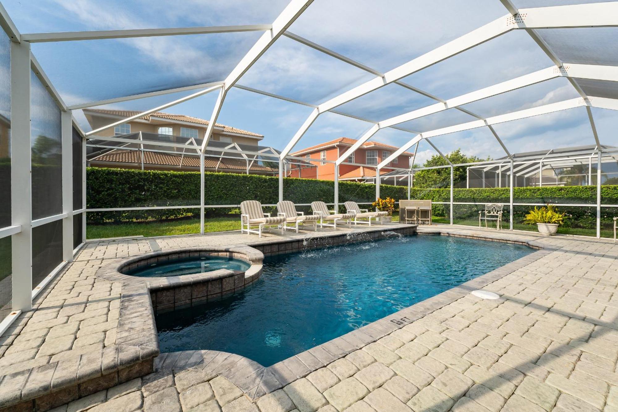 Budget Friendly Pool In Quiet Gated Community Holiday home Davenport