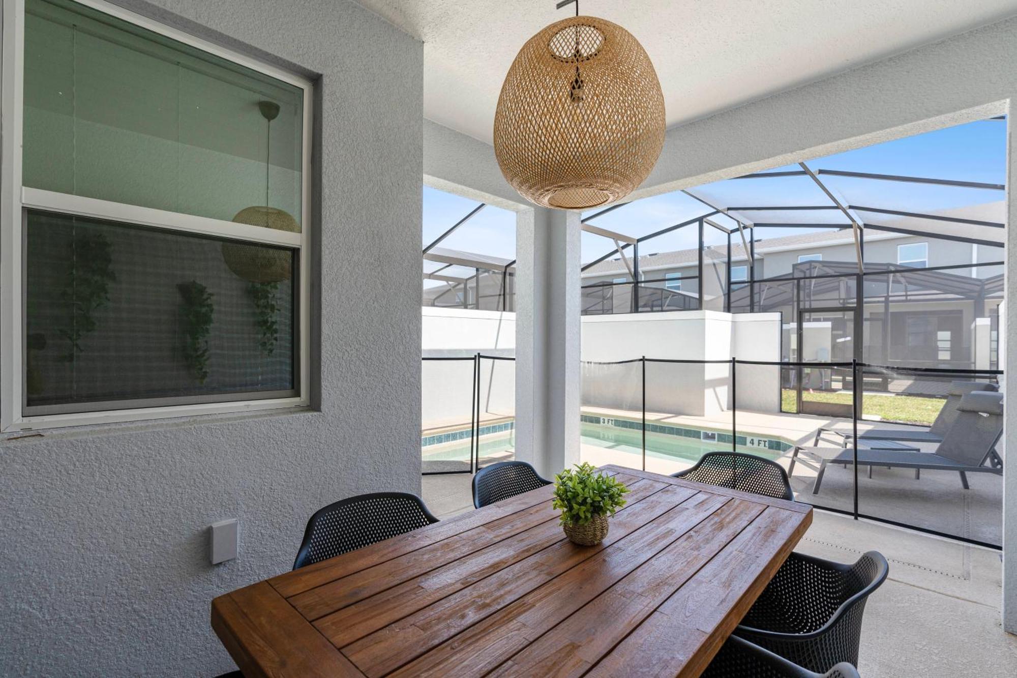 New At Storey Lake4 Bedrooms 3 Bathrooms Holiday home