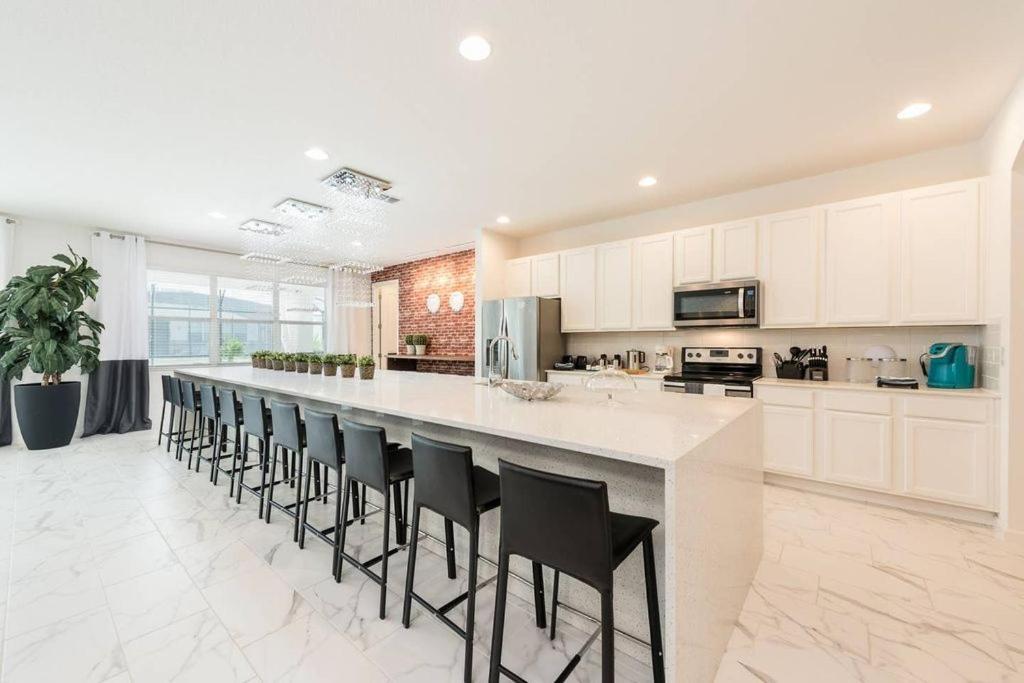 Unique Masterpiece15 Sleeps 30 Son101 Holiday home *