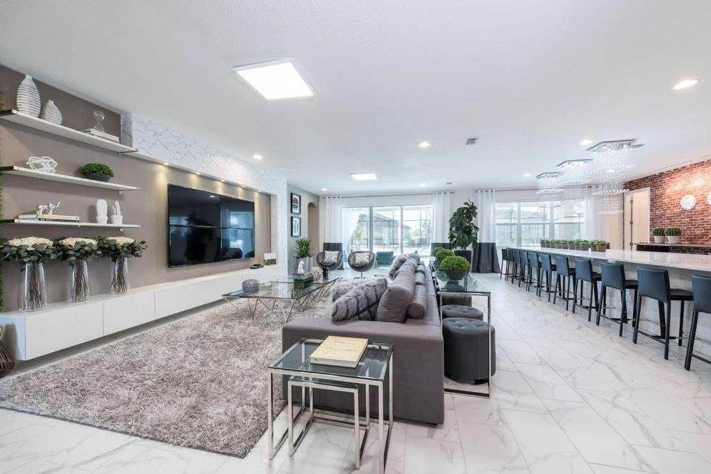 Unique Masterpiece15 Sleeps 30 Son101 Holiday home *