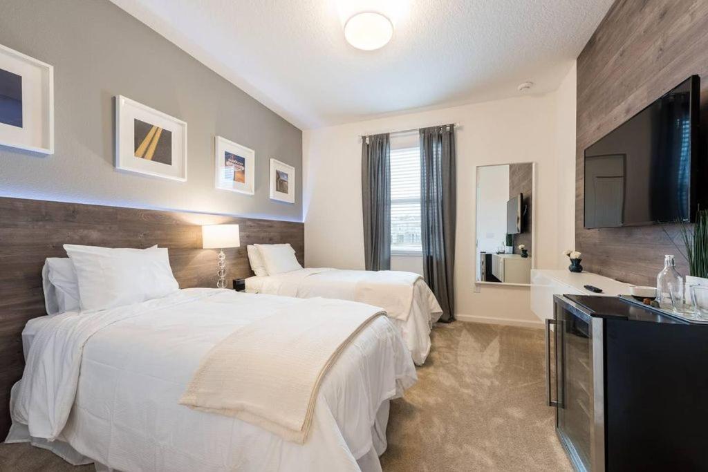 Unique Masterpiece15 Sleeps 30 Son101 Holiday home *
