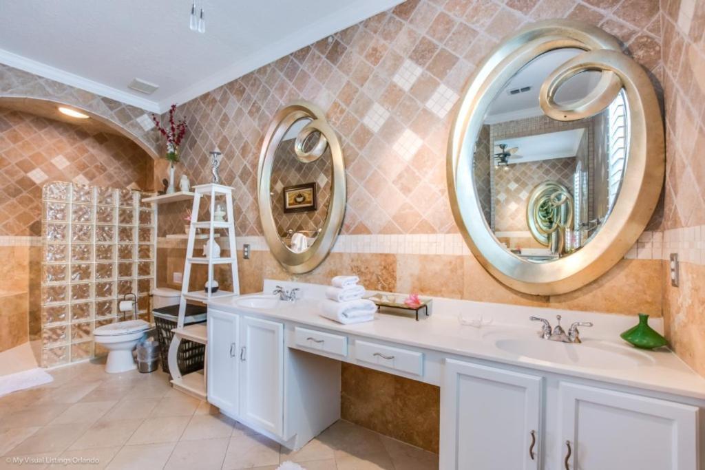 Elegant Blue Escape Pool Retreat Holiday home Davenport