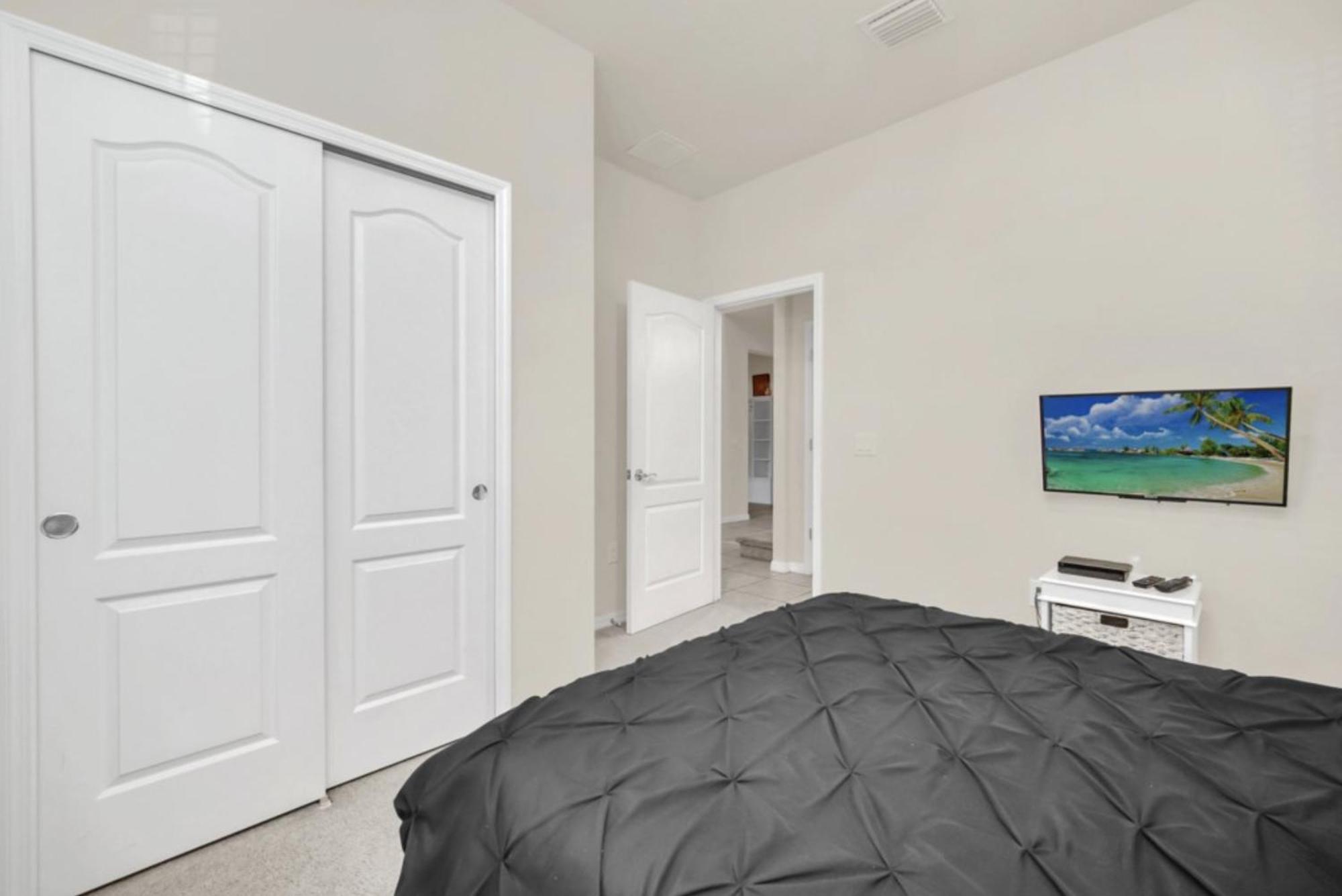 Windsor At Westside Marvelous Homes 8 Miles From Holiday home
