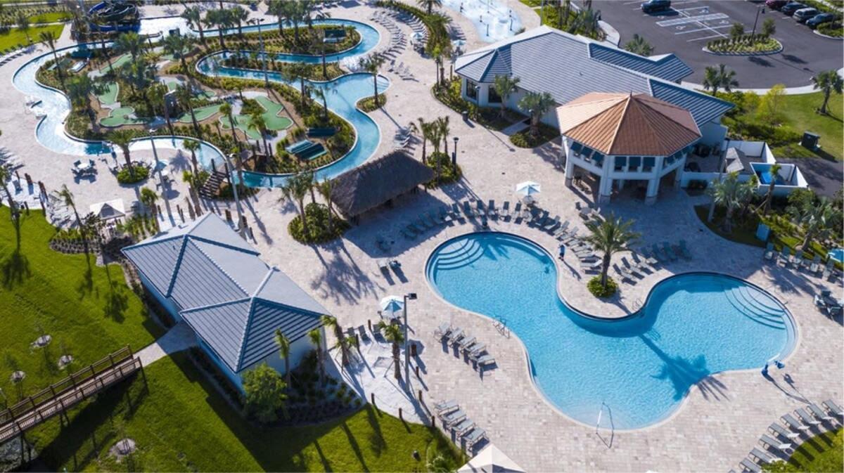 Amazing 6br W Pvt Pool Game Near Holiday home