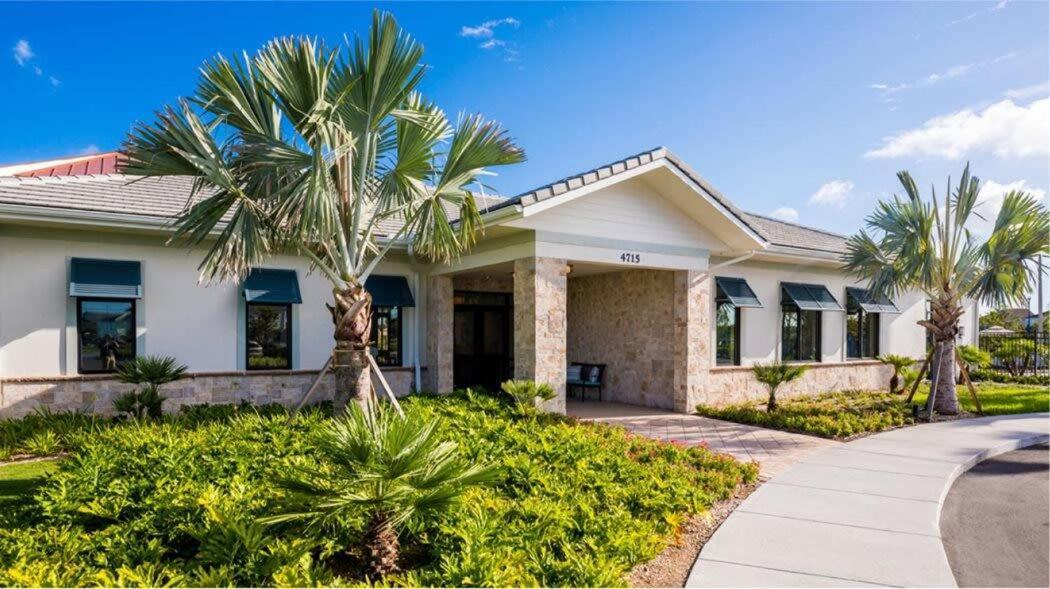 Amazing 6br W Pvt Pool Game Near Holiday home *