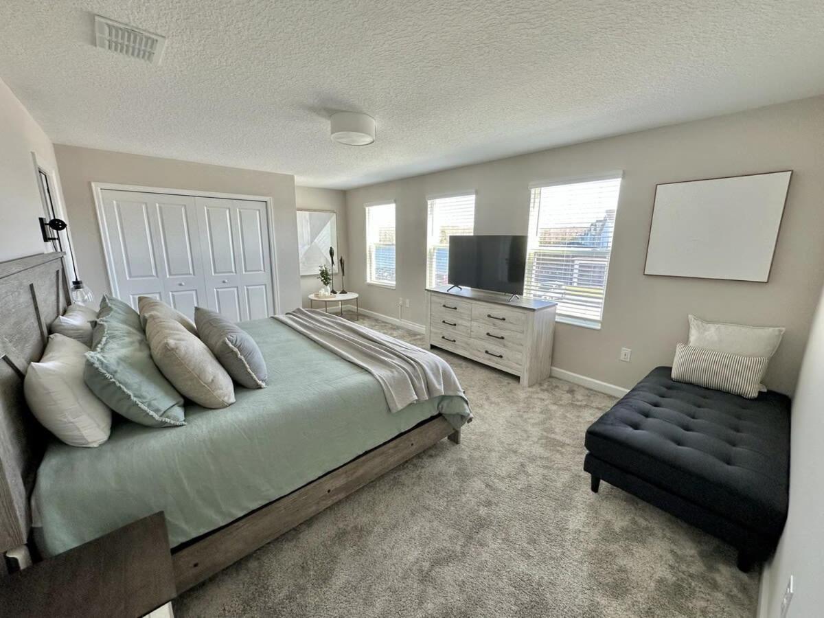 Amazing 6br W Pvt Pool Game Near *