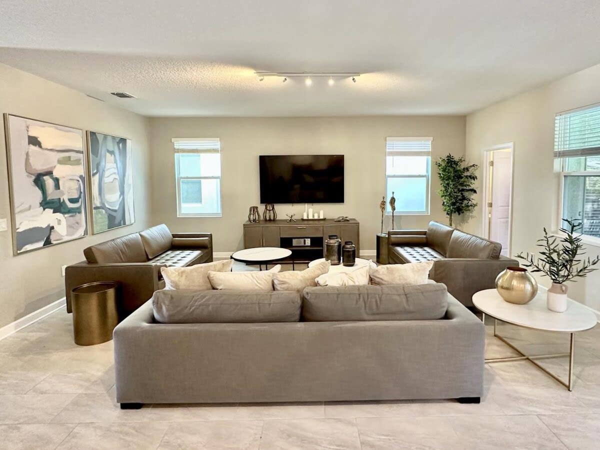Amazing 6br W Pvt Pool Game Near Holiday home *