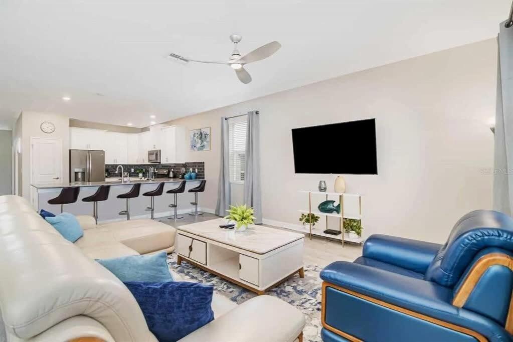 Luxury 9 Bed Jungle Bedroom W Slide Gameroom * Davenport