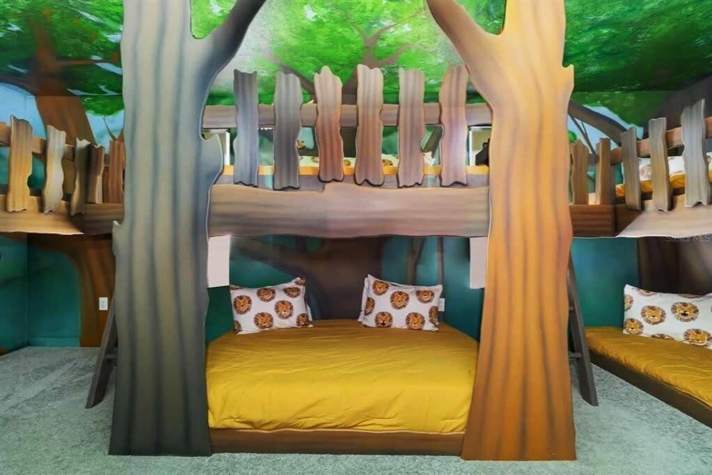Holiday home Luxury 9 Bed Jungle Bedroom W Slide Gameroom *