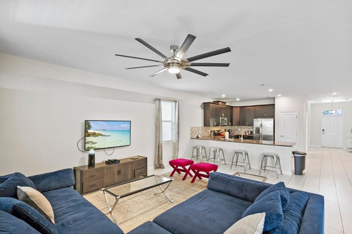Awesome 8 Bedroom W Game Pool & Theater Davenport