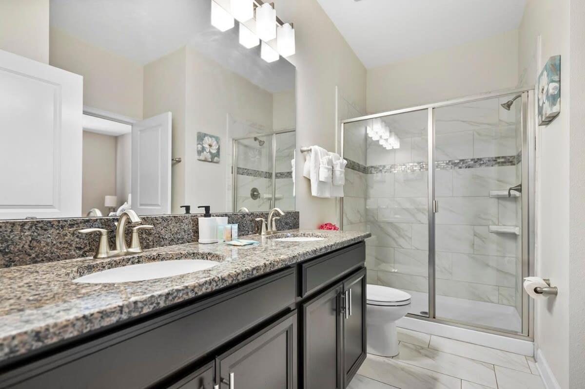 Awesome 8 Bedroom W Game Pool & Theater Davenport