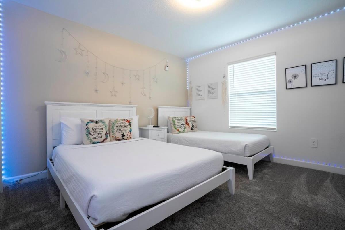 Gorgeous 4 Bedroom W Screened Pool Close To 2653 Holiday home Kissimmee