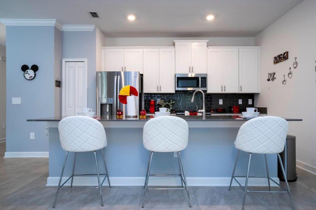 Holiday home Gorgeous 4 Bedroom W Screened Pool Close To 2653
