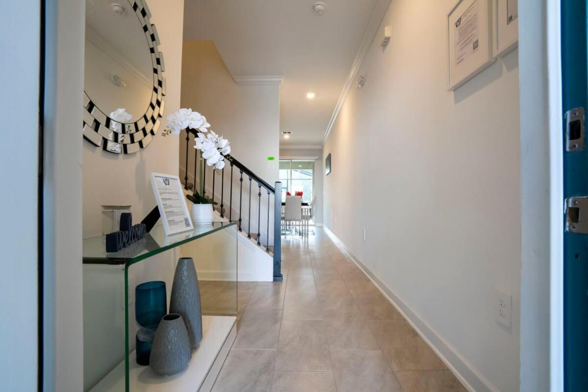 Holiday home Gorgeous 4 Bedroom W Screened Pool Close To 2653