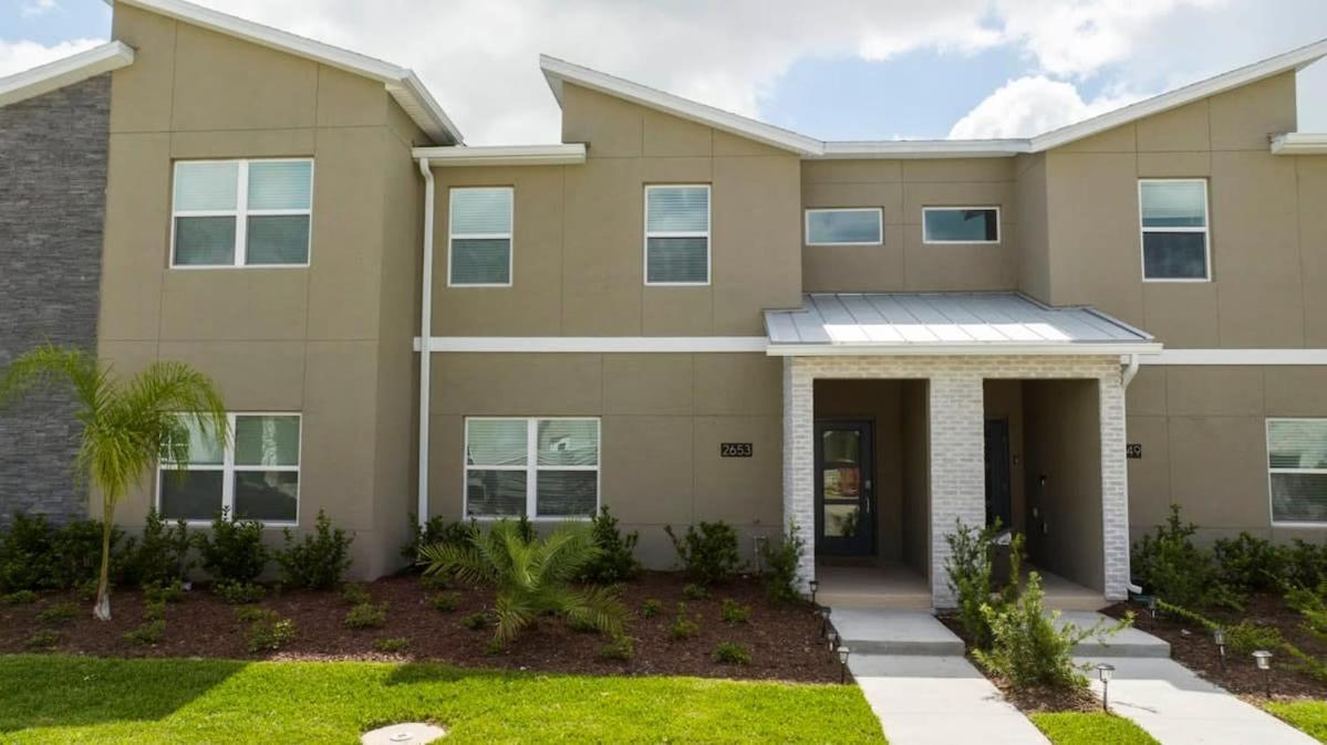 Gorgeous 4 Bedroom W Screened Pool Close To 2653