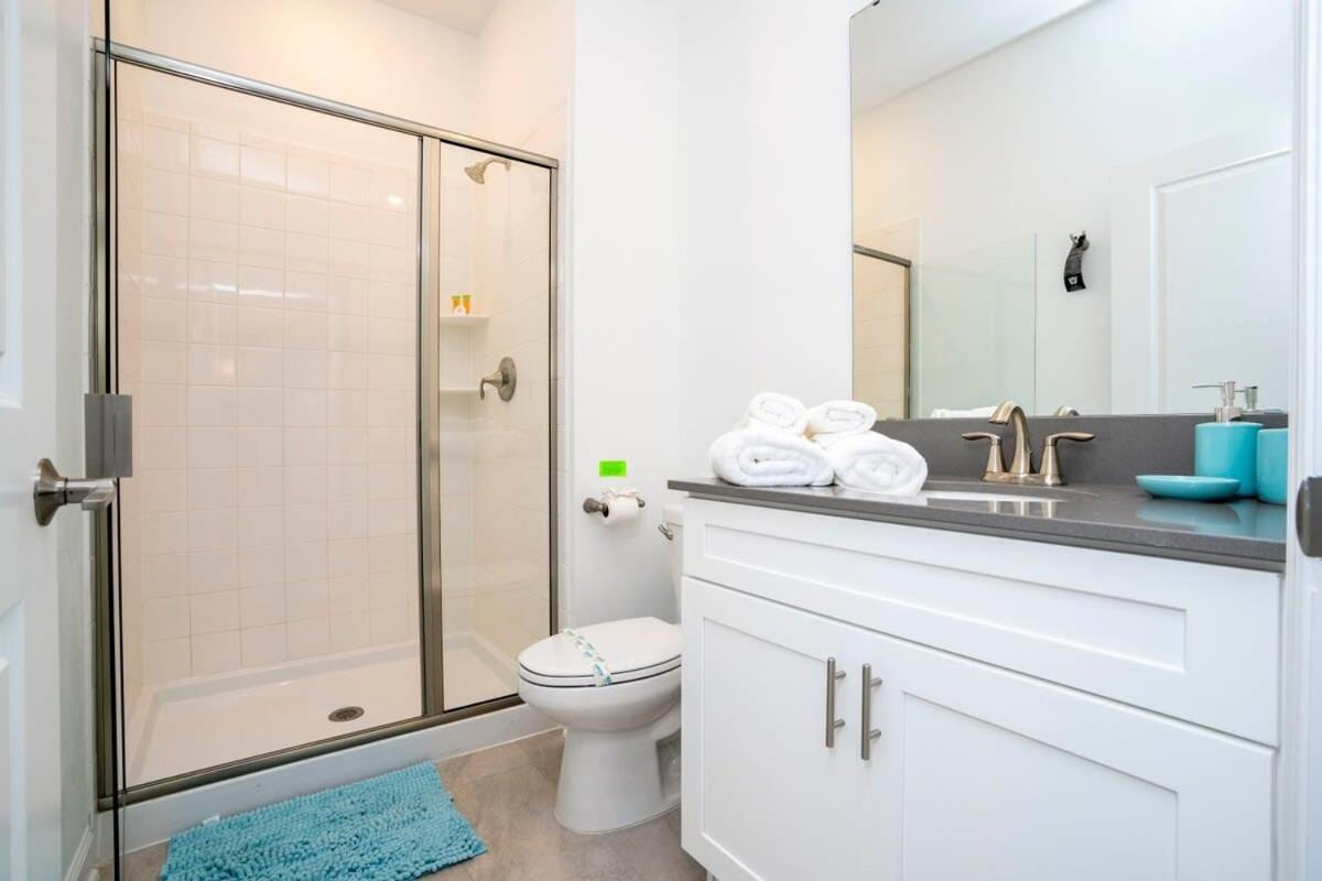 Holiday home Gorgeous 4 Bedroom W Screened Pool Close To 2653