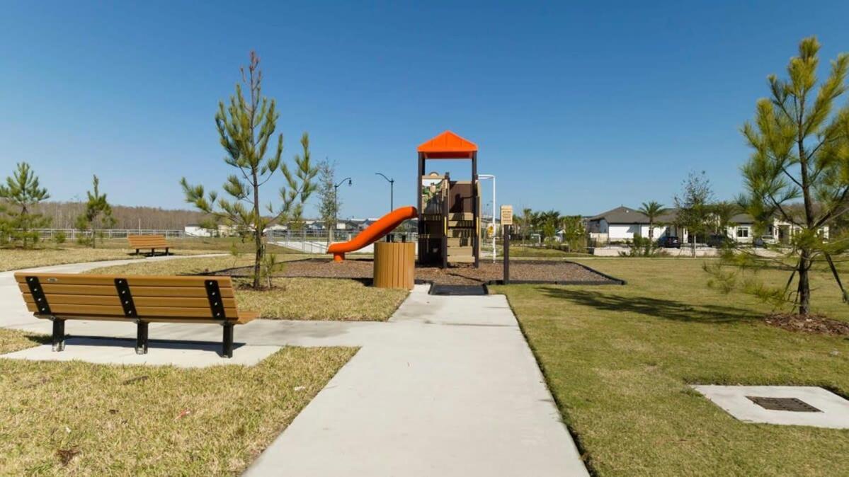Wonderful 4bd Near W Pool At Storeylake 2557 Holiday home