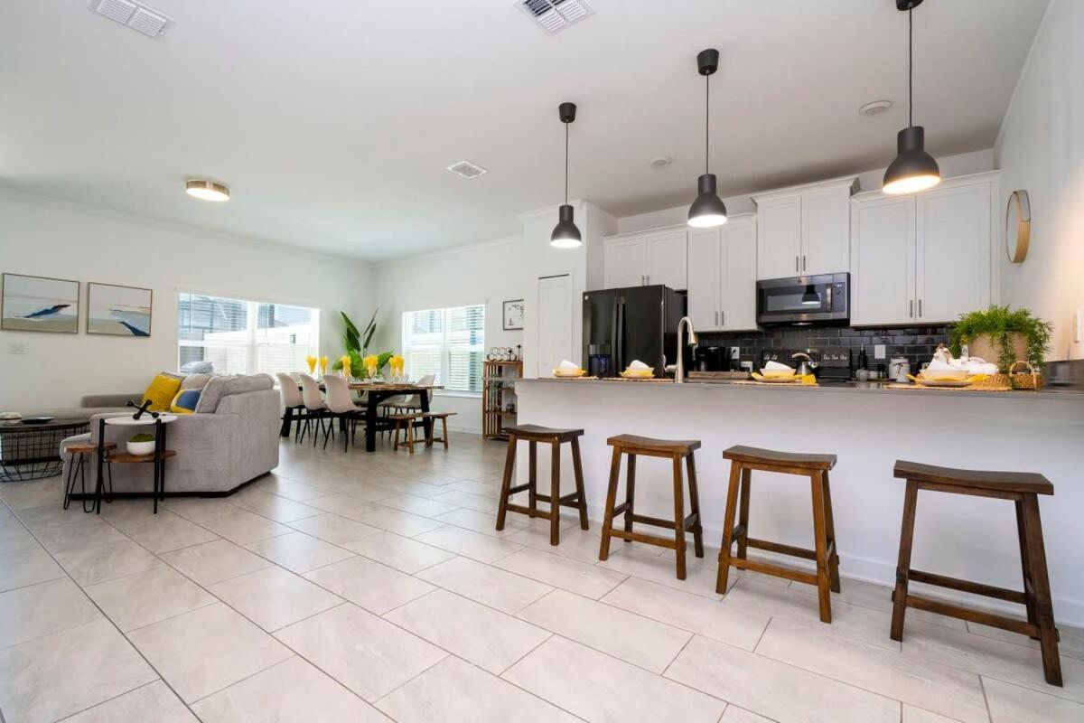 Splendid 5bd Close To At Storey 4251 Kissimmee