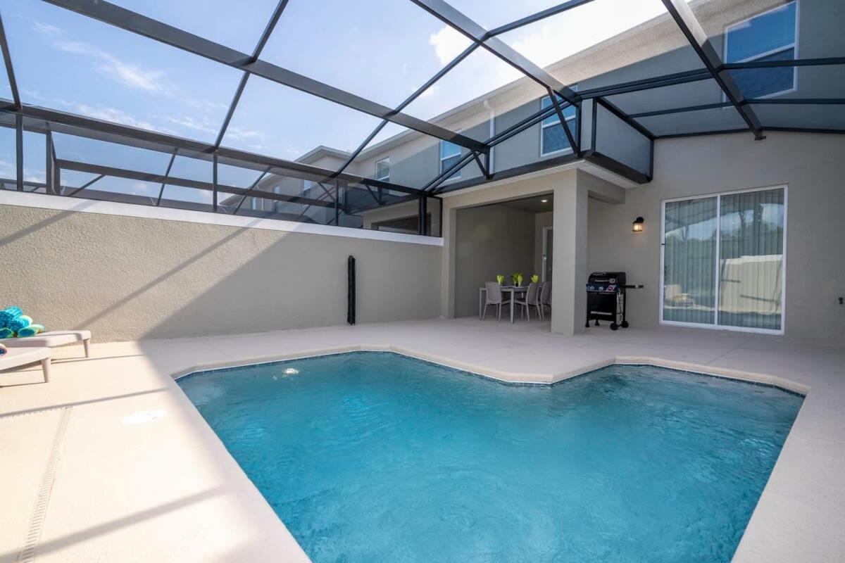 Marvelous 4bd W Pool Close To At Storey 2629