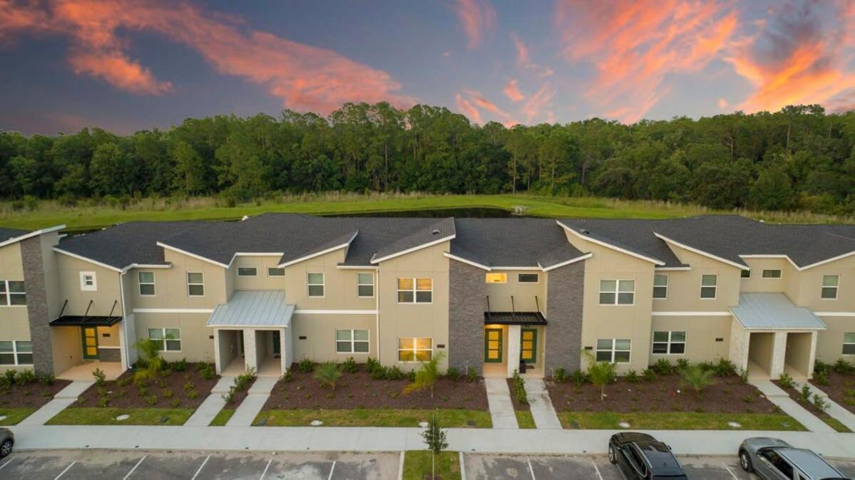 Marvelous 4bd W Pool Close To At Storey 2629 Holiday home *