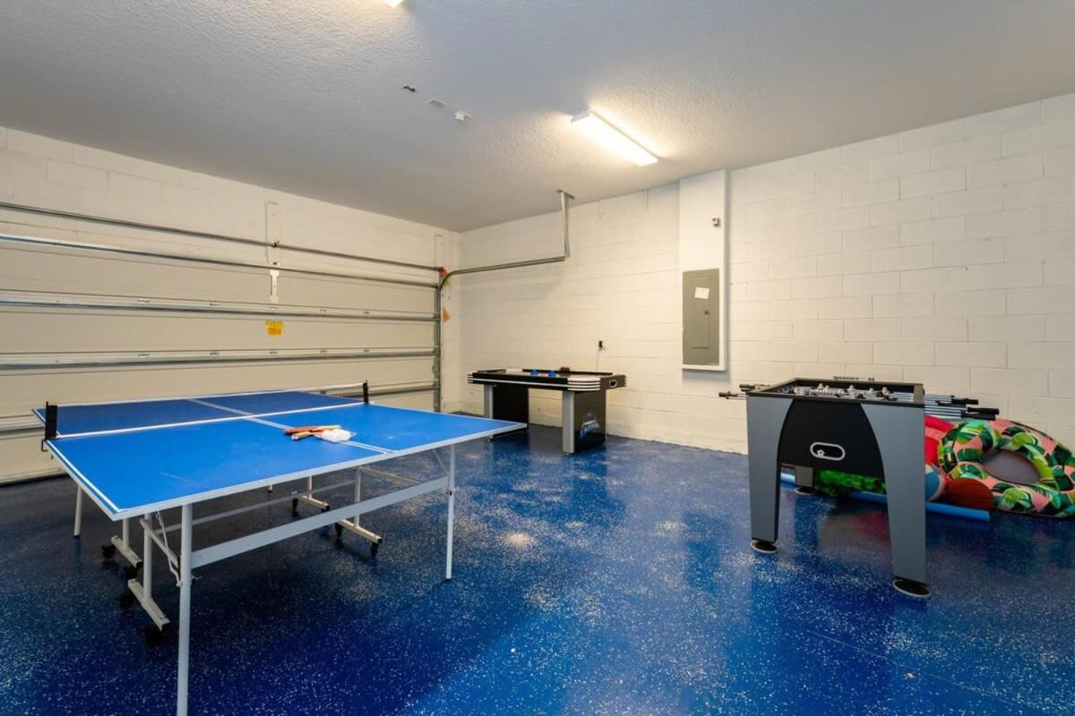 Gorgeous 7br W Pool Games Access Kissimmee
