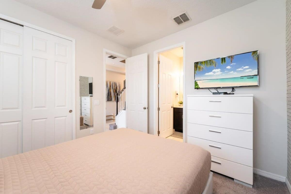 Gorgeous 7br W Pool Games Access Villa Kissimmee