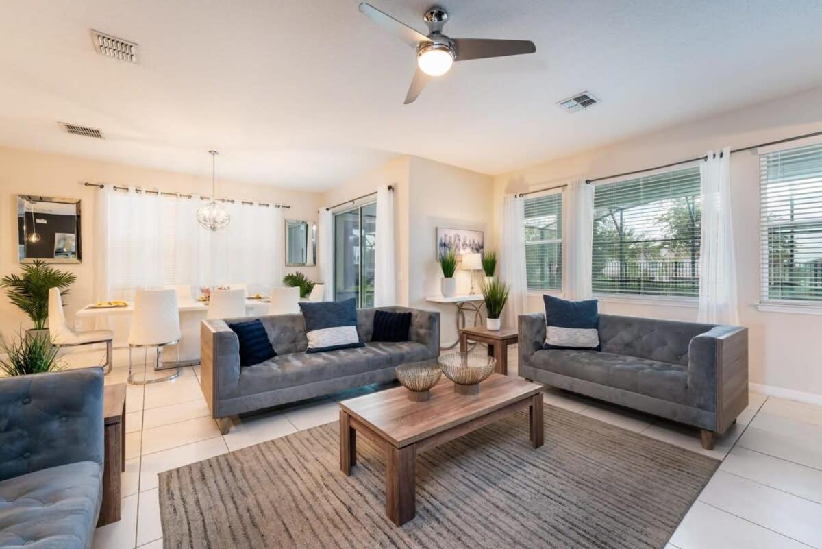 Gorgeous 7br W Pool Games Access Kissimmee