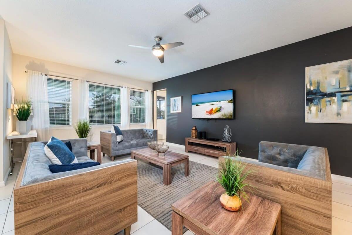 Gorgeous 7br W Pool Games Access