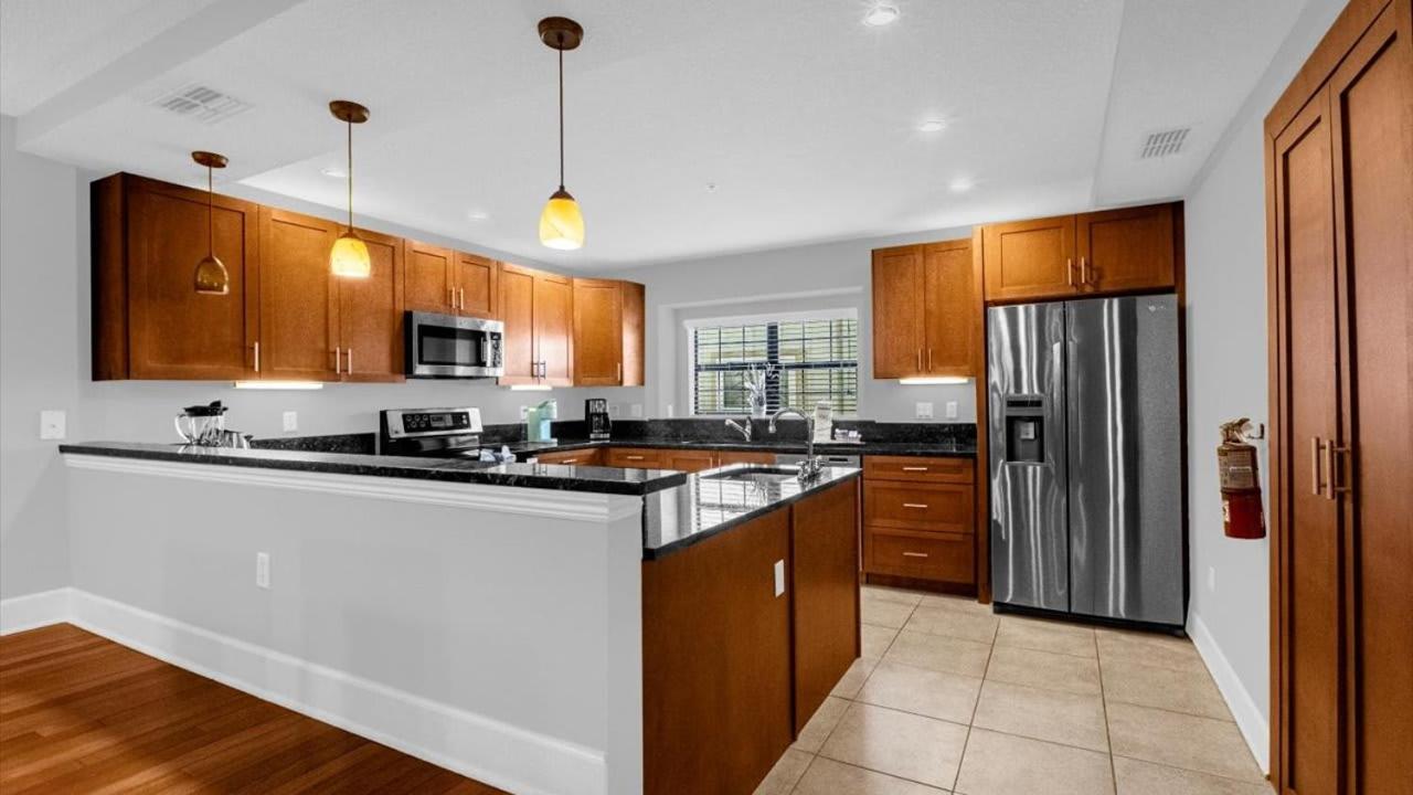 Luxury Townhome - 5 Minutes From Orlando
