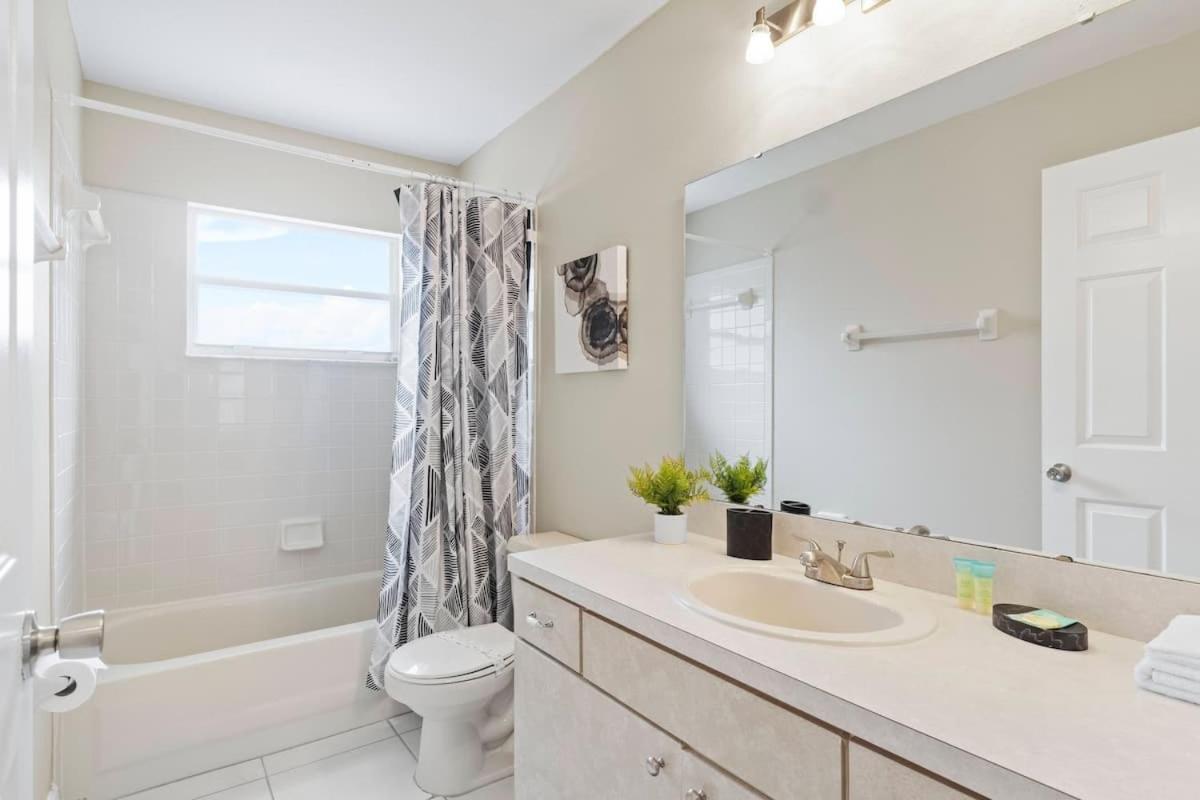 Sunshine Retreat: W /pool & Close To Davenport