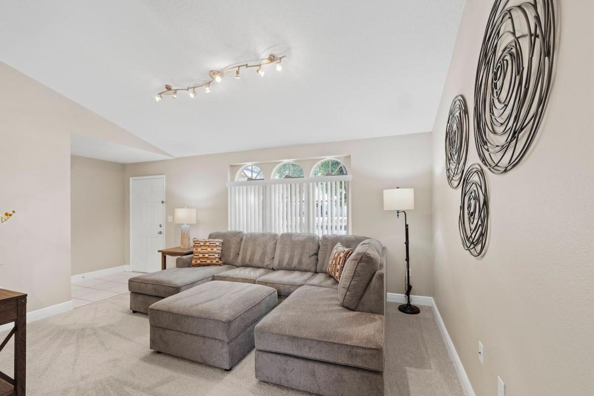 Sunshine Retreat: W /pool & Close To