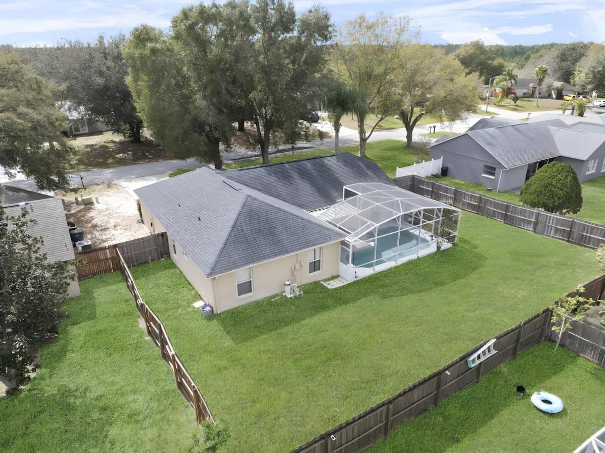 Sunshine Retreat: W /pool & Close To