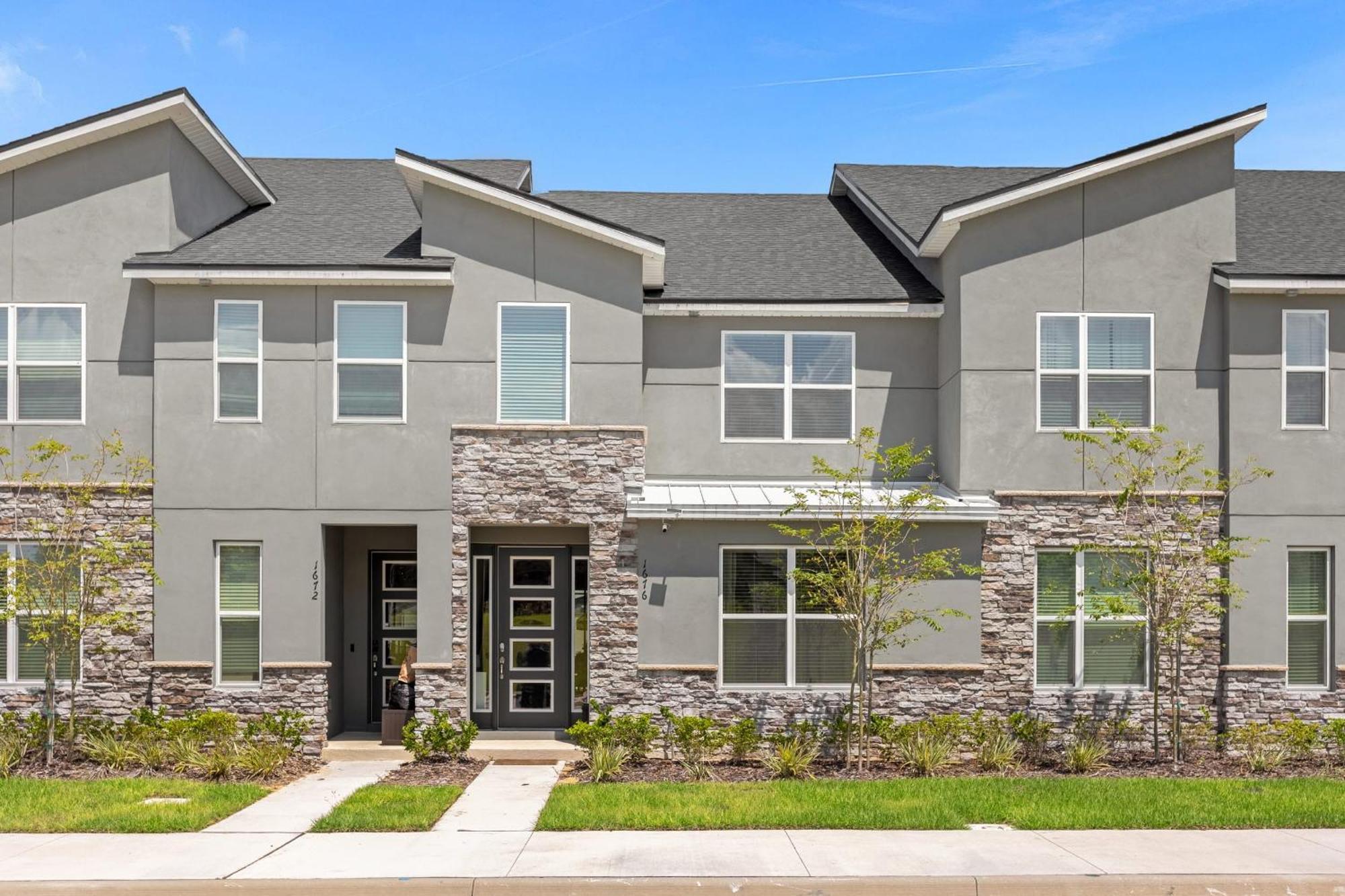4br W Full Access - Near Holiday home *