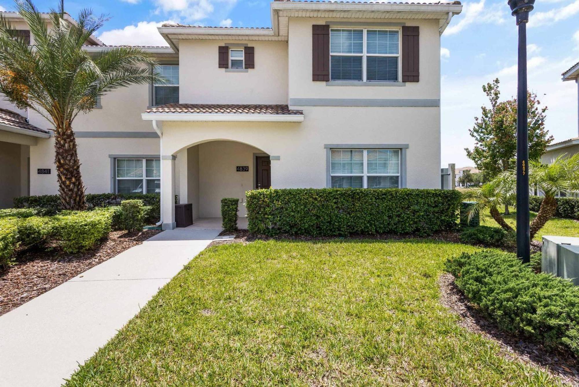 Holiday home Amazing Townhome With Private Pool Sl4839