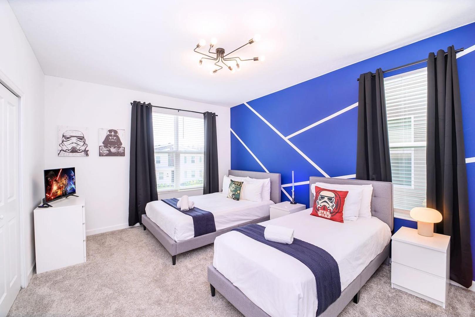 Bright & Airy 5br With Pool Holiday home