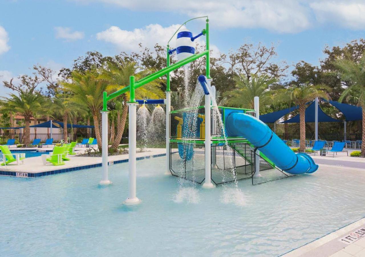 Holiday home 8br Family W Pool & Games Room- Near Disney