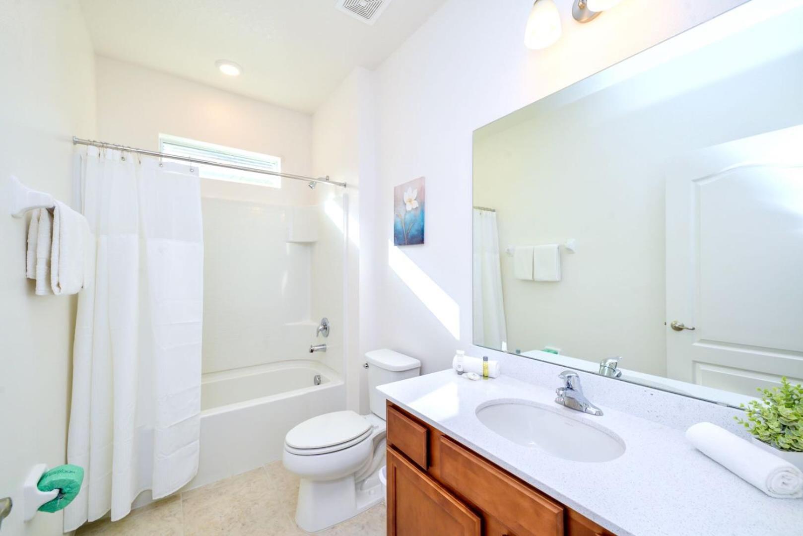 Holiday home 8br Family W Pool & Games Room- Near Disney Kissimmee
