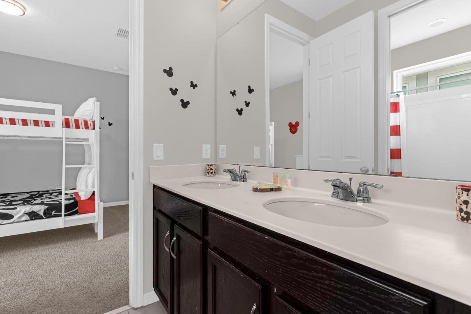 Stunning New 9br W Game Private Pool * Kissimmee