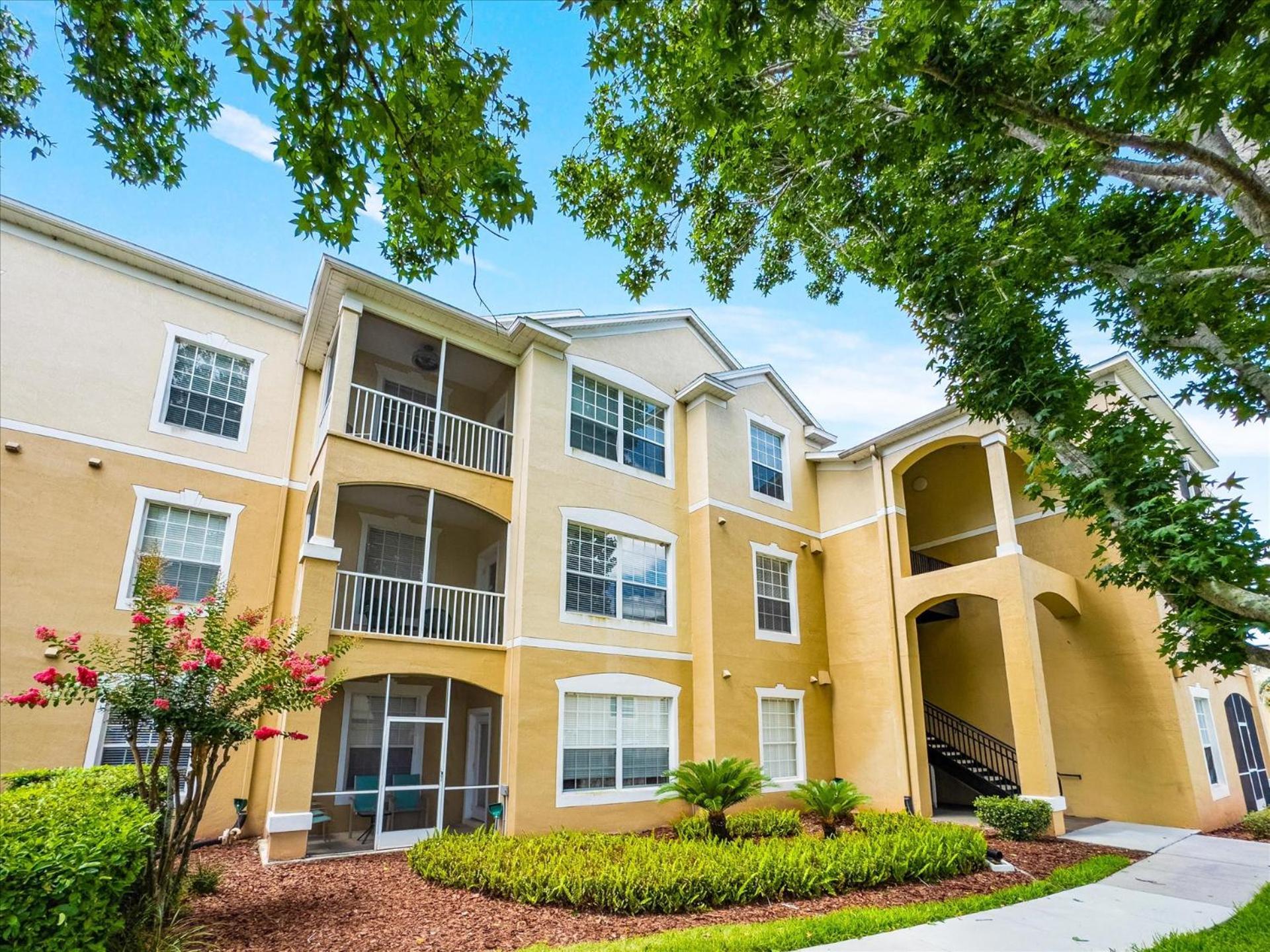 8107 Coconut Palm #305 * Kissimmee