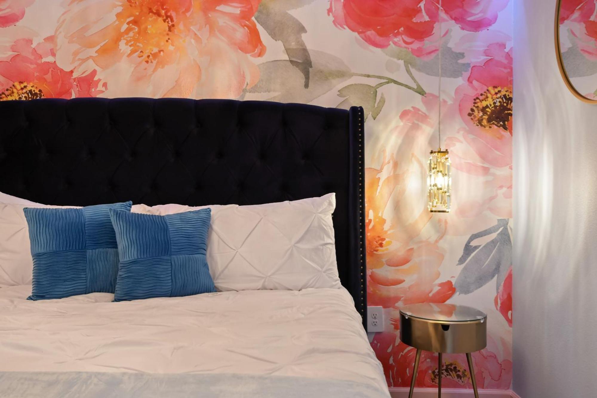 5 Percent Luxury At Storey Mins To