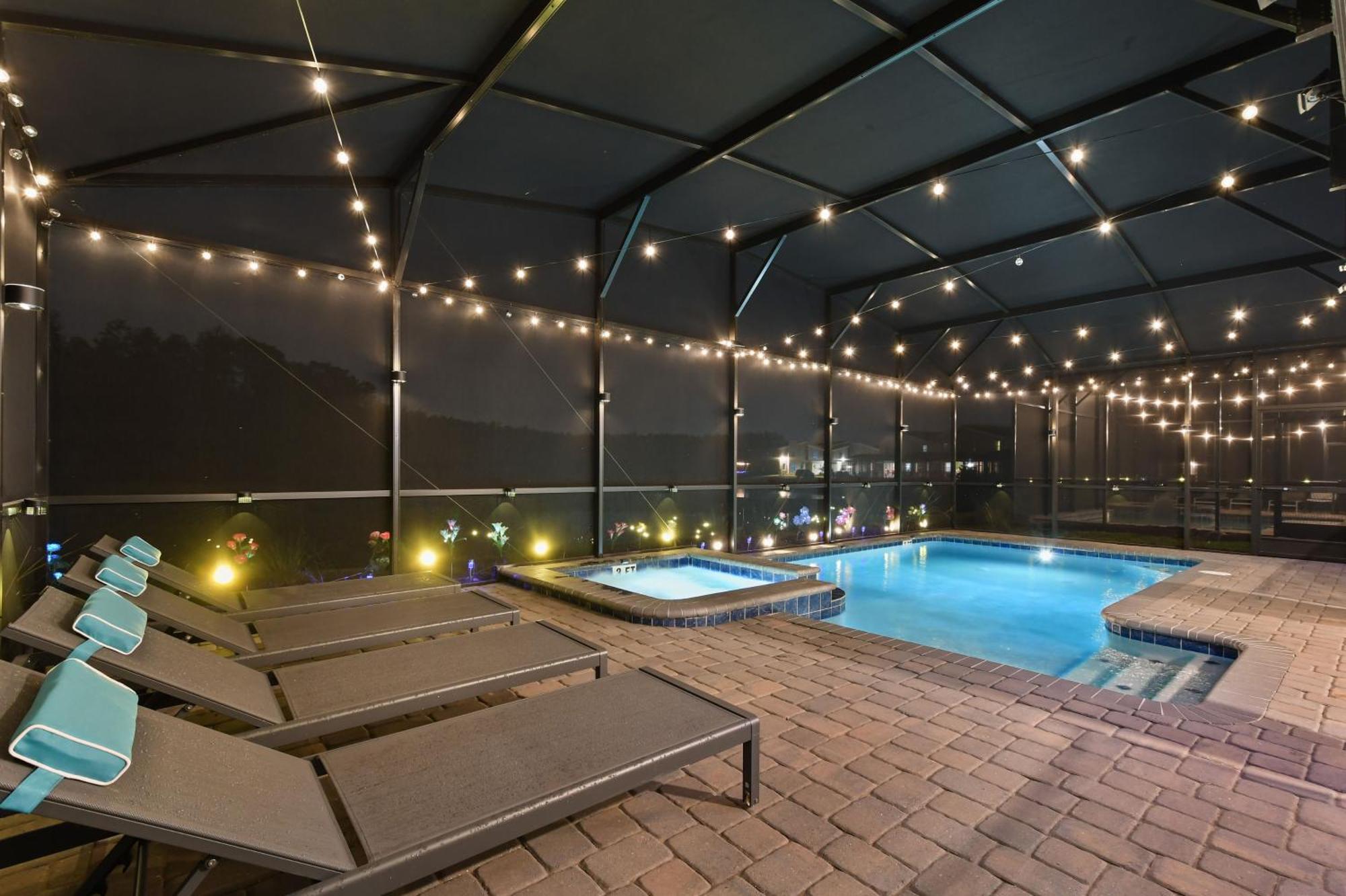 5 Percent Luxury At Storey Mins To