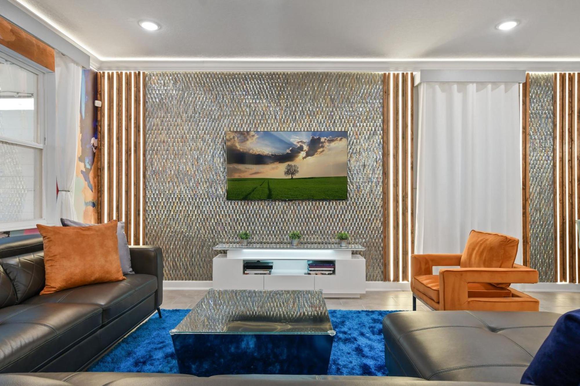 5 Percent Luxury At Storey Mins To Villa