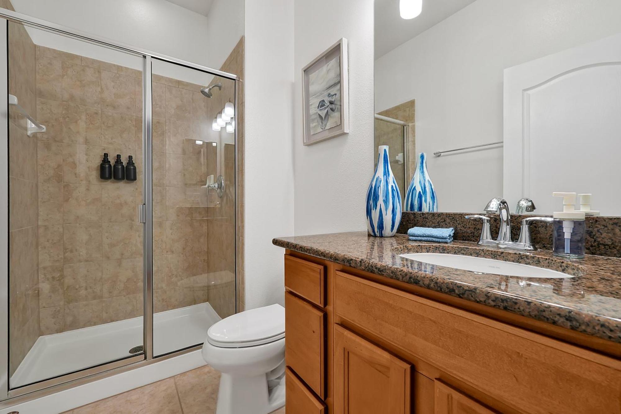 Stylish & Cozy Retreat Prime Location Fully Equipped