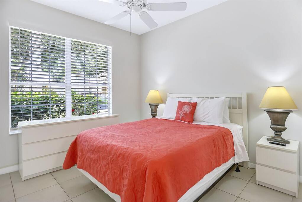 8457 Secret Cove At Emerald Island Holiday home