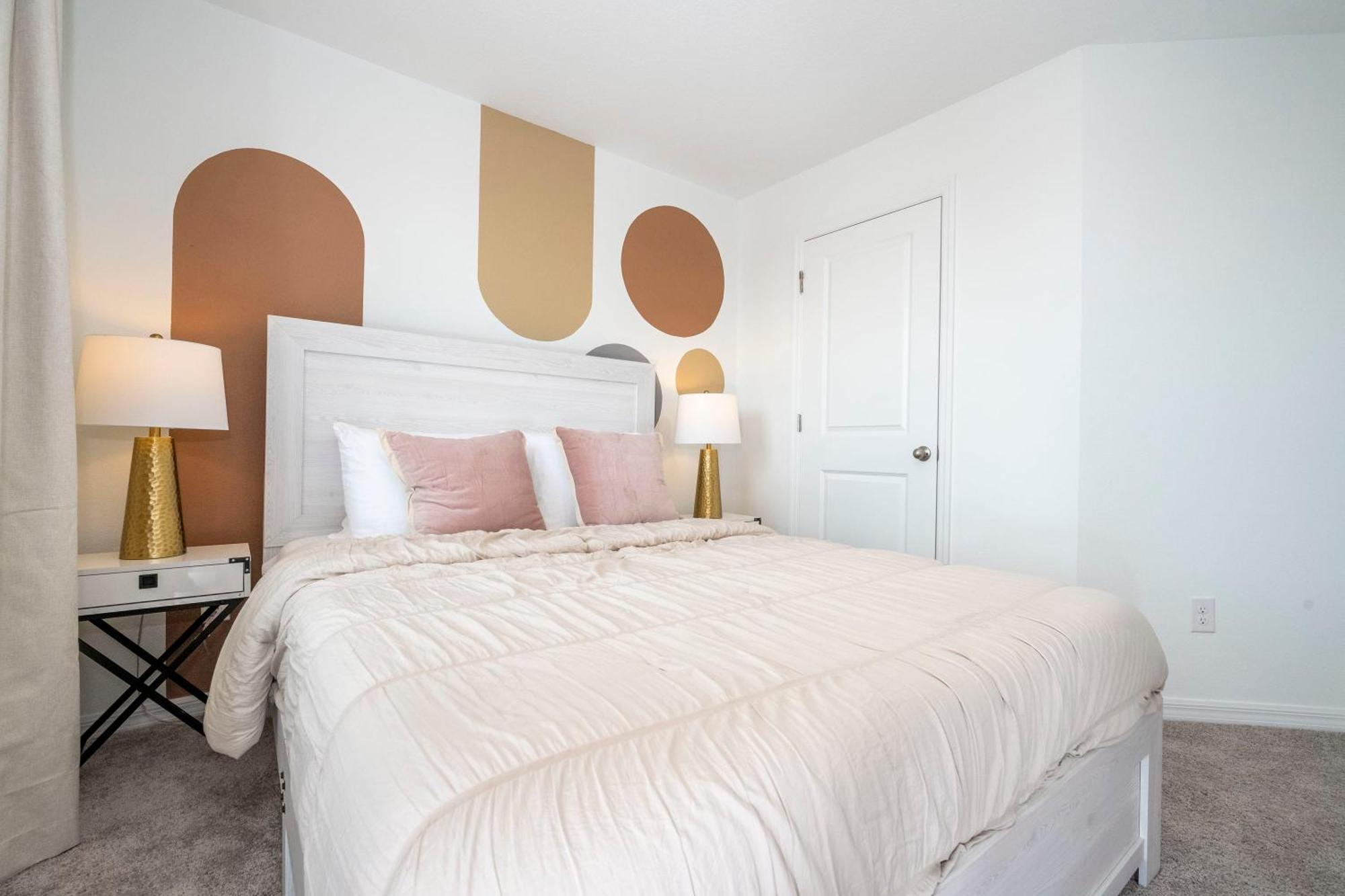 Charming 3bd Close To At Festival 638 Davenport