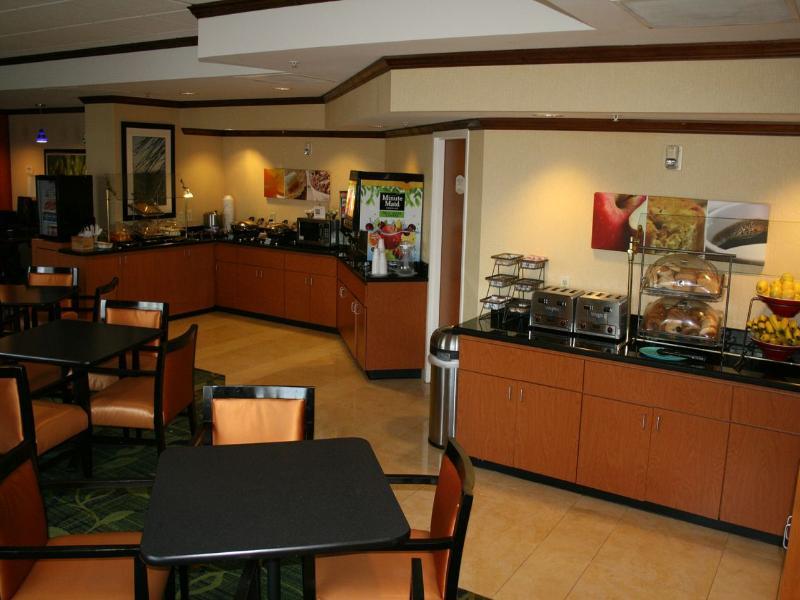 Hotel Fairfield And By Marriott Near Universal 3*